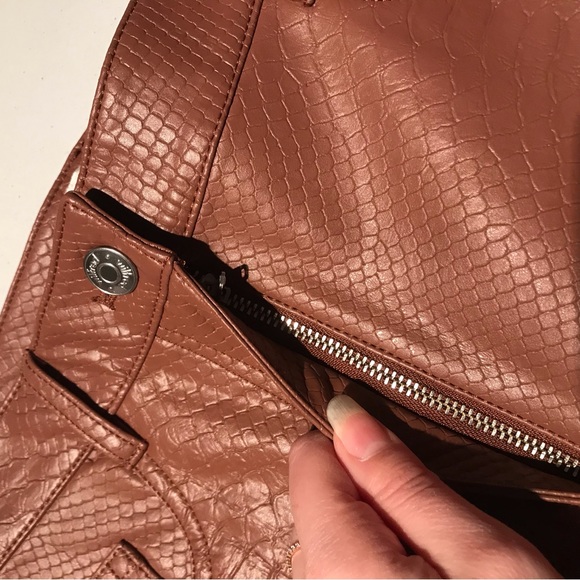 Aritzia Wilfred The Melina Python Embossed Faux Leather Pants in Cognac Brown 6 - Picture 6 of 12